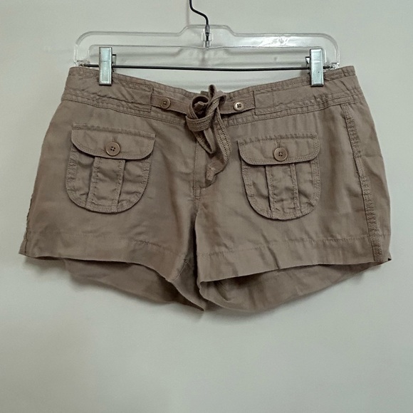 Juicy Couture Linen Shorts - Picture 3 of 9
